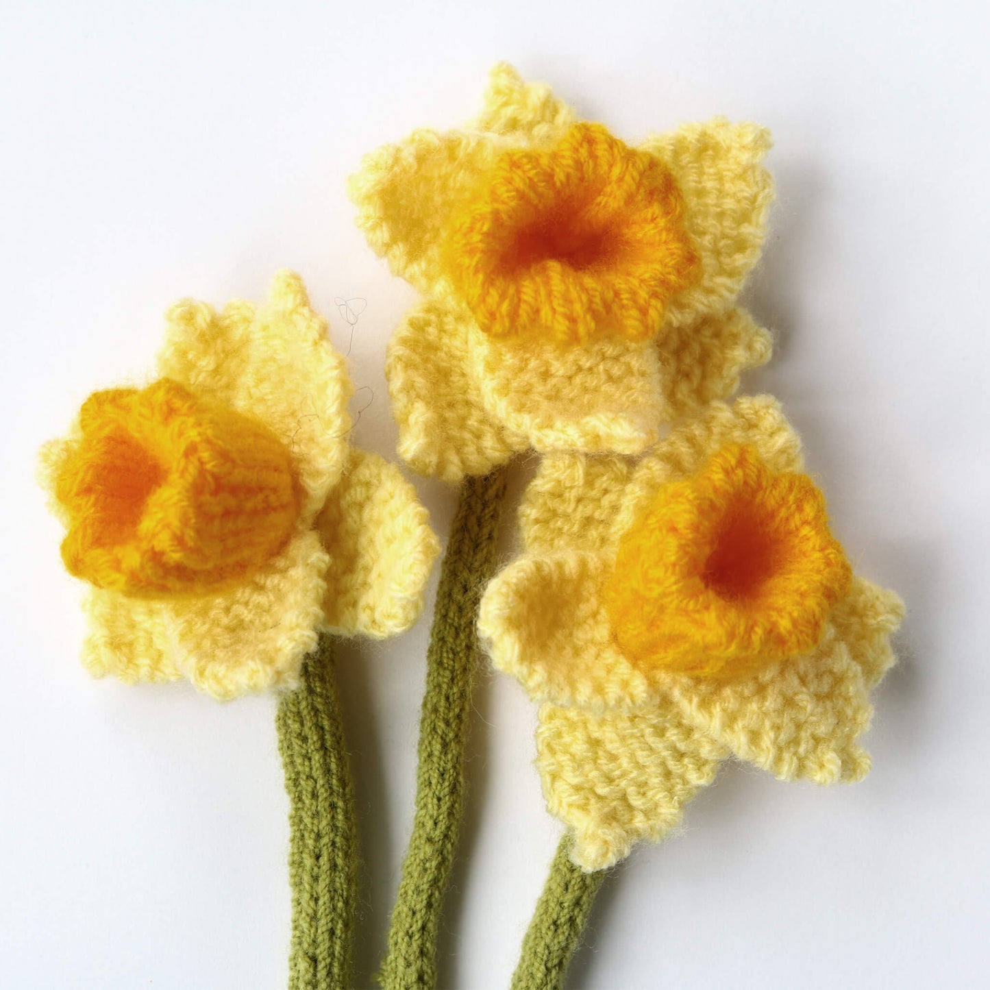 a daffodils knitted flowers pattern