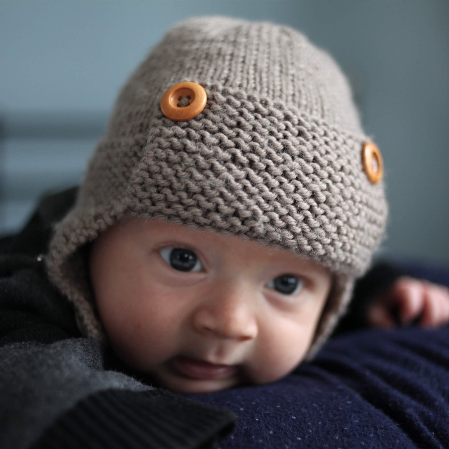 a hat knitting pattern for a baby aviator