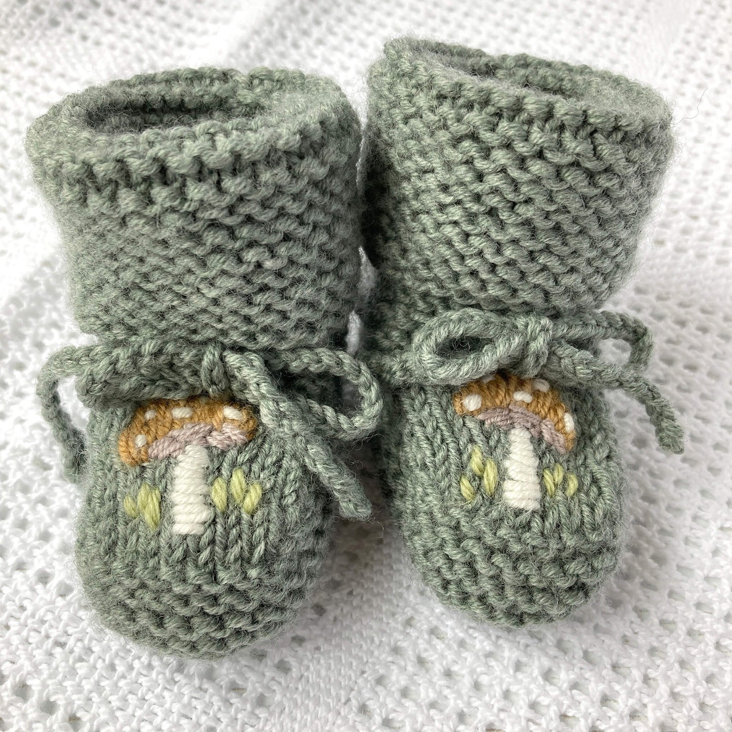 knitting pattern for toadstool baby booties