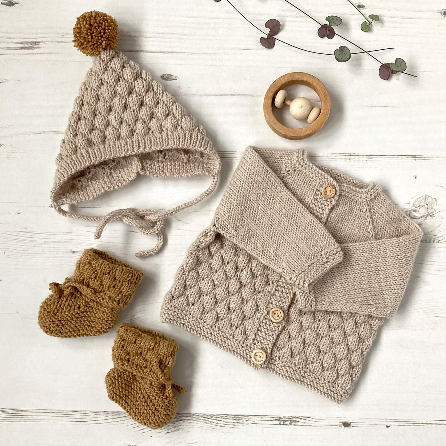 knitting patterns for baby with matching bubble stitch design