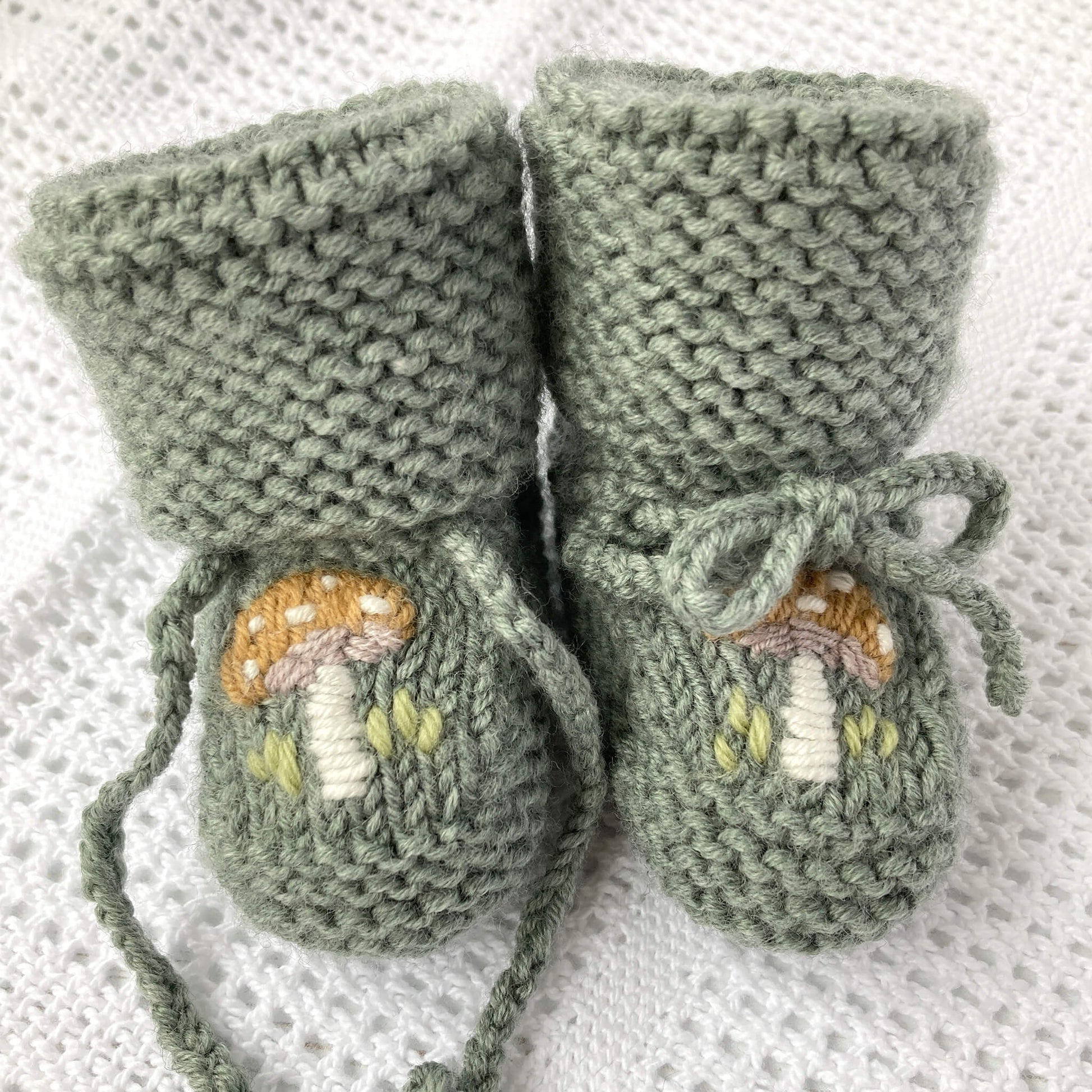 toadstool baby booties knitting pattern